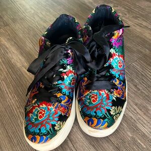 “Steve Madden” multicolored sneakers ( used ) size 8 1/2